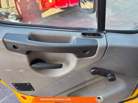 2019 Freightliner M2 106