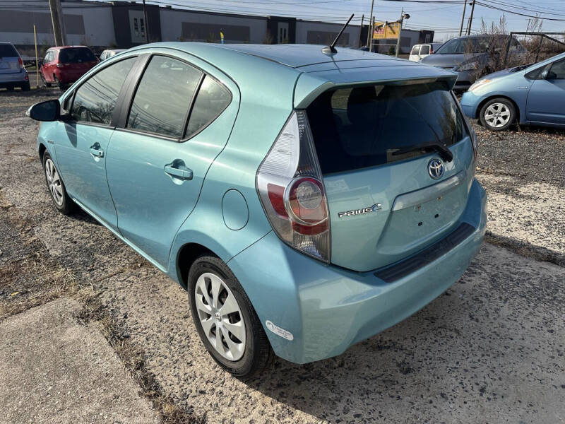 2012 Toyota Prius c Three