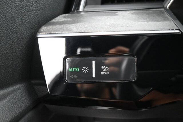 2022 Audi e-tron quattro Premium Plus