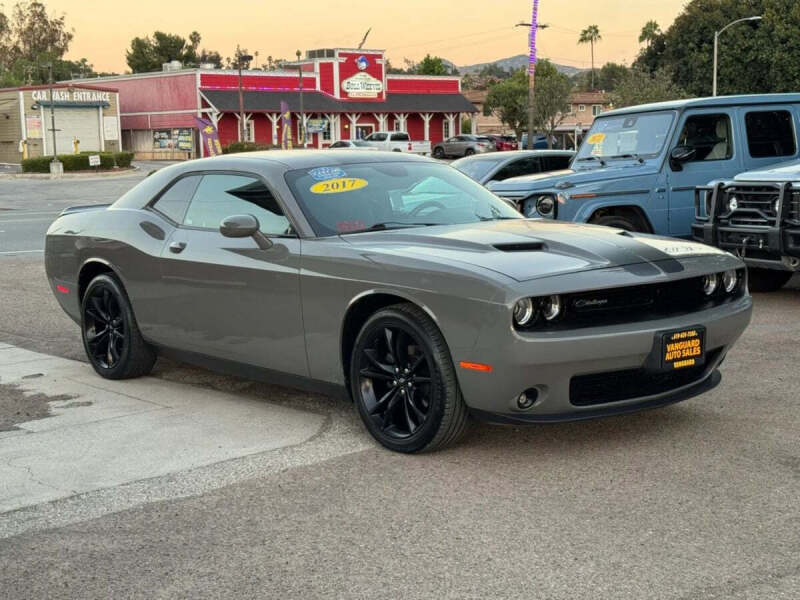 2017 Dodge Challenger SXT