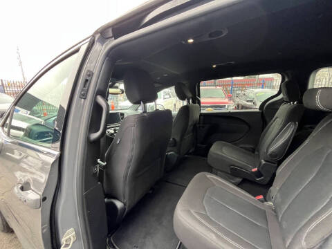 2022 Chrysler Pacifica Touring