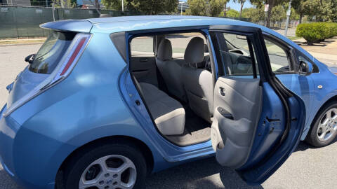 2011 Nissan LEAF SL