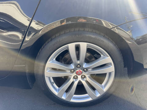 2014 Jaguar XJL Portfolio