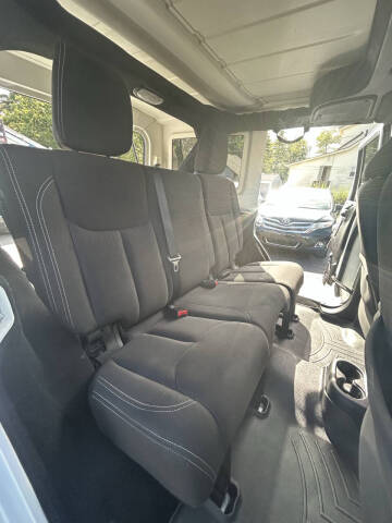 2016 Jeep Wrangler Unlimited Sahara