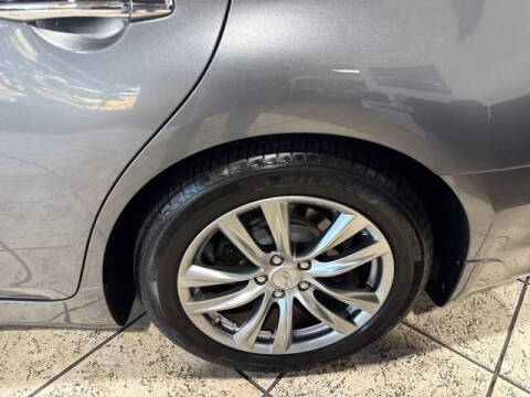 2016 Infiniti Q70 Hybrid