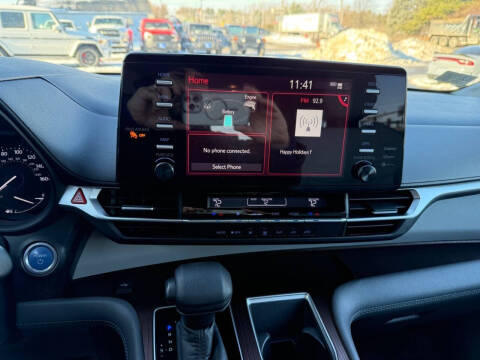 2021 Toyota Sienna LE 8-Passenger