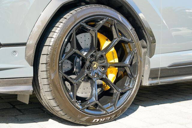 2023 Lamborghini Urus Performante