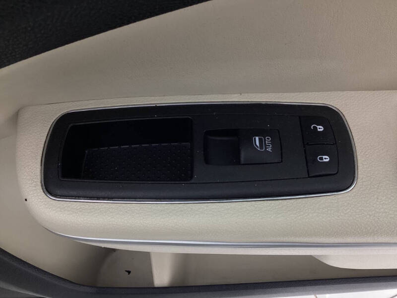 2021 Chrysler 300 Touring