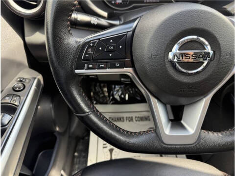 2020 Nissan Kicks SR