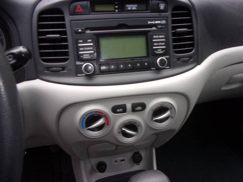 Image 9 of 2010 Hyundai Accent GLS