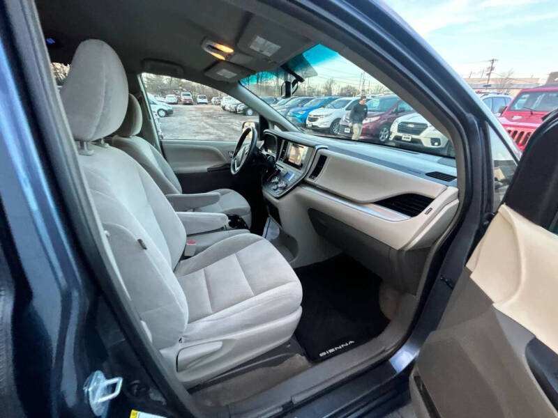 2017 Toyota Sienna