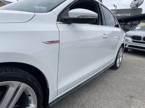 2017 Volkswagen Jetta 2.0T GLI