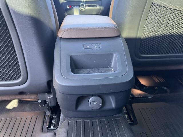 2024 Volvo V60 Cross Country B5 Plus