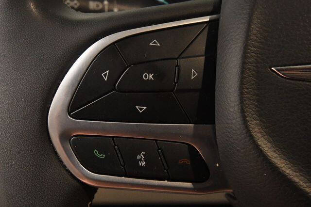 2024 Chrysler Pacifica Plug-In Hybrid Select
