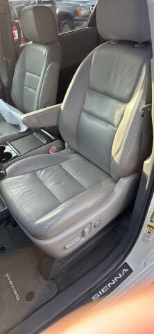2015 Toyota Sienna XLE 8-Passenger