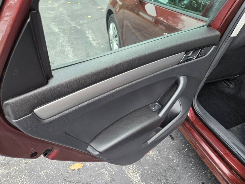 2014 Volkswagen Passat 2.5L S PZEV