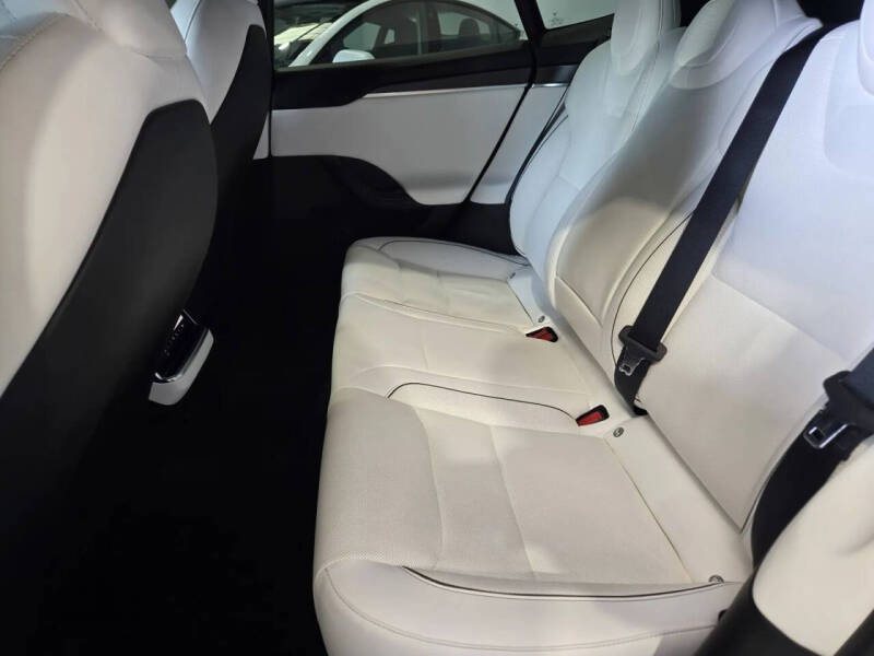 2022 Tesla Model S Plaid