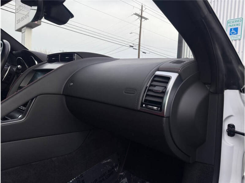 2020 Jaguar F-TYPE R