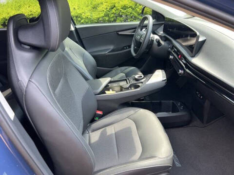 2025 Kia EV6 Light