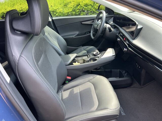 2025 Kia EV6 Light
