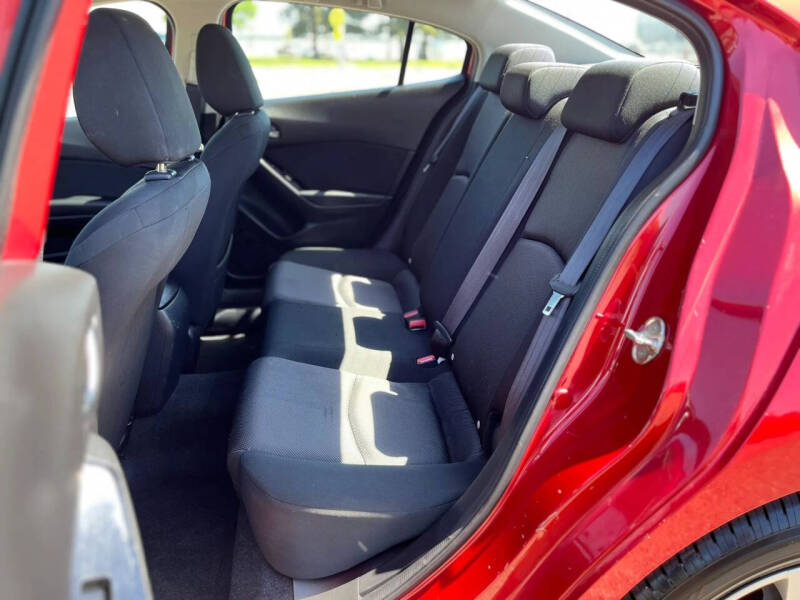 2017 Mazda MAZDA3 Sport
