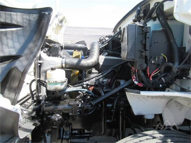 2004 Sterling Acterra