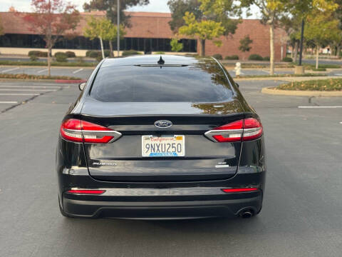2020 Ford Fusion SE