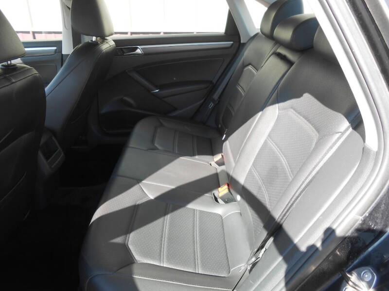 2017 Volkswagen Passat 1.8T R-Line