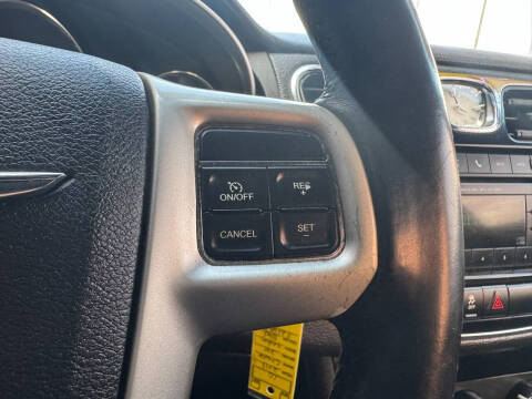 2013 Chrysler 200 Touring