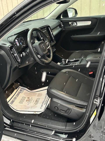 2020 Volvo XC40 T5 Momentum