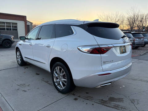 2023 Buick Enclave Essence