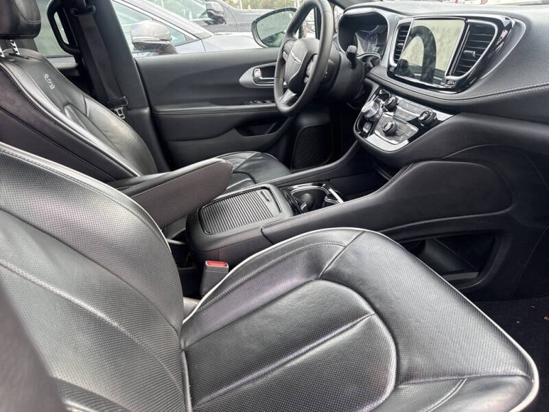 2025 Chrysler Pacifica Limited