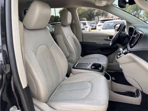 2021 Chrysler Pacifica Touring L