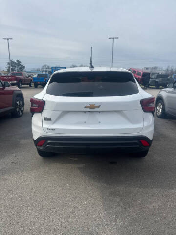 2025 Chevrolet Trax LS