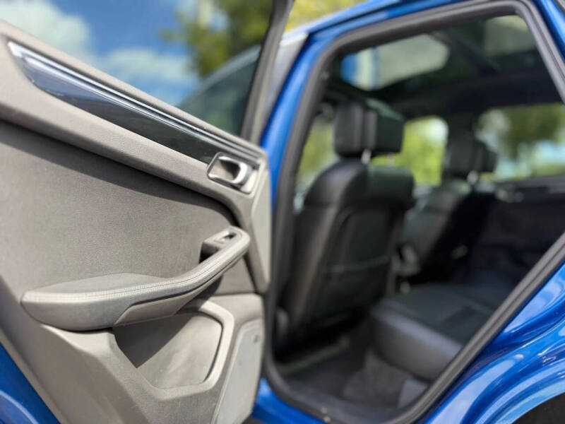 2015 Porsche Macan S