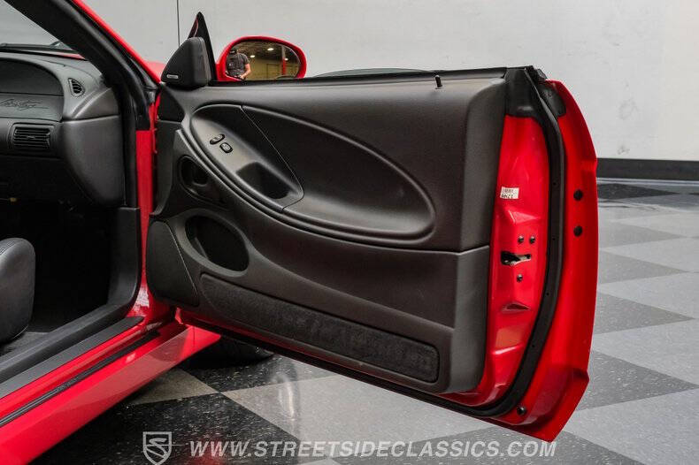 2004 Ford Mustang SVT Cobra