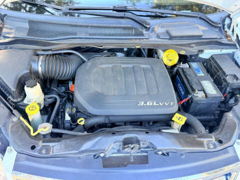 2014 Chrysler Town and Country Touring