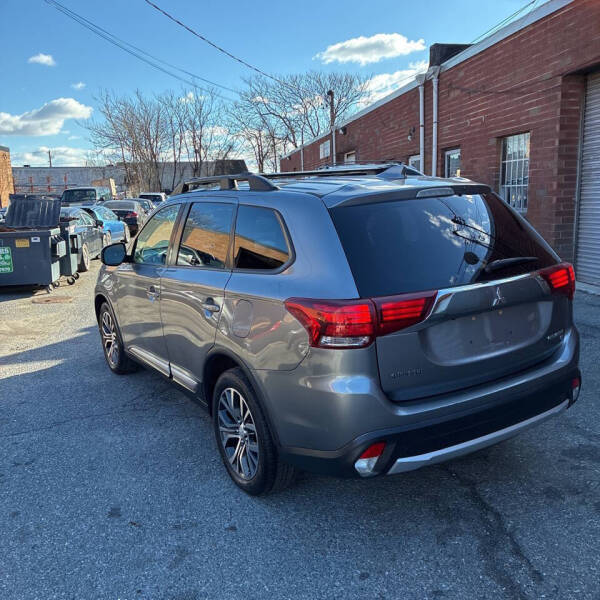 2018 Mitsubishi Outlander SE