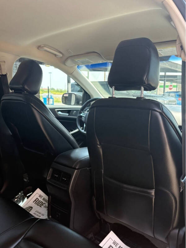 2020 Ford Edge SEL