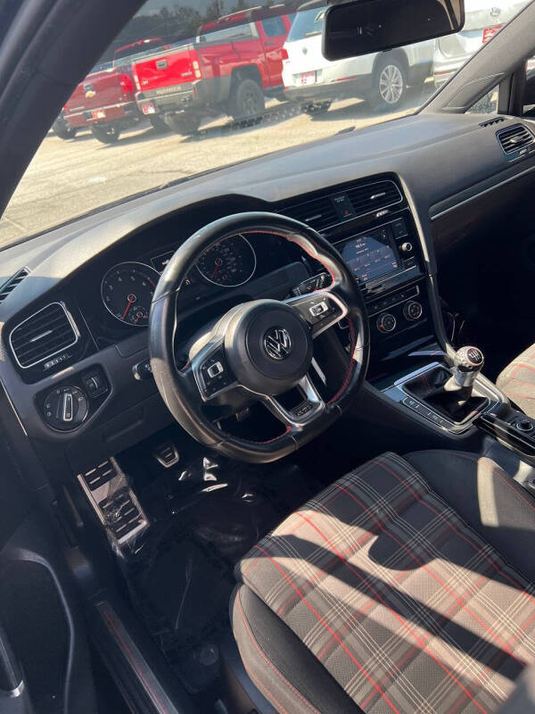 2018 Volkswagen Golf GTI S