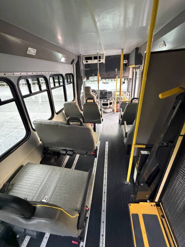 2013 Ford E-350