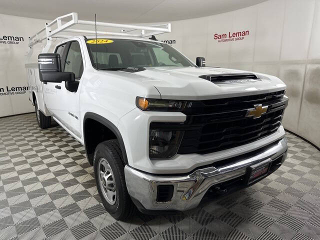 Used 2024 Chevrolet Silverado 2500HD Work Truck with VIN 1GB4WLE73RF206337 for sale in Bloomington, IL