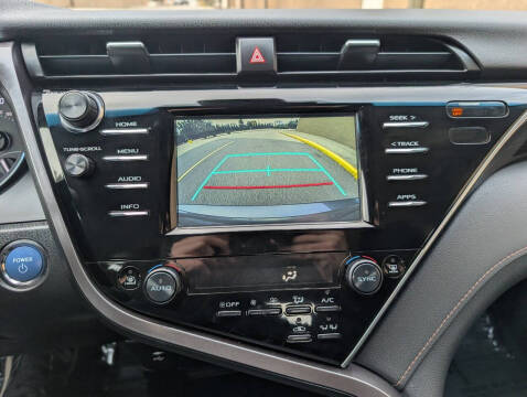 2018 Toyota Camry Hybrid LE