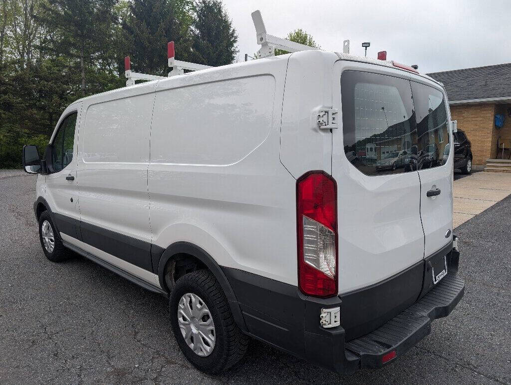 2017 Ford Transit 5