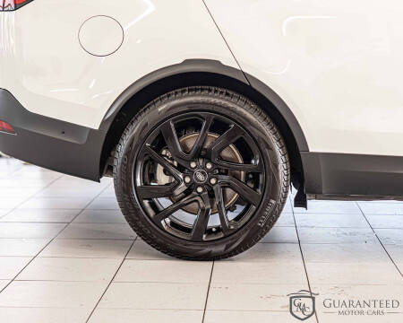 2024 Land Rover Discovery P300 S