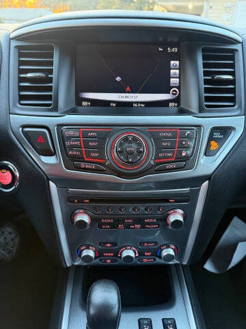 2020 Nissan Pathfinder SL