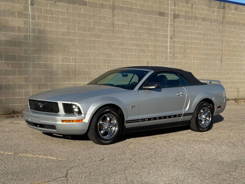 2005 Ford Mustang V6 Deluxe