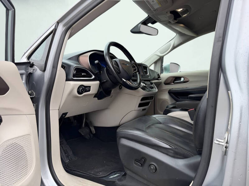 2019 Chrysler Pacifica Touring L
