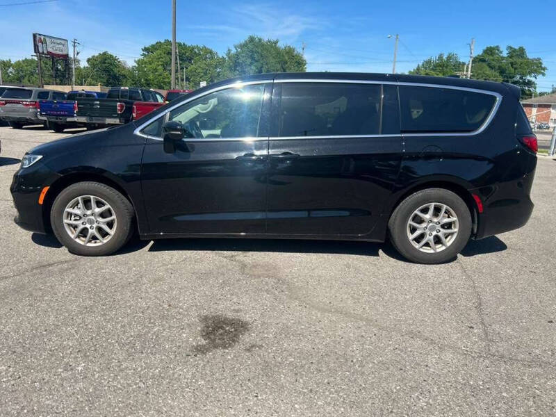 2024 Chrysler Pacifica Touring L