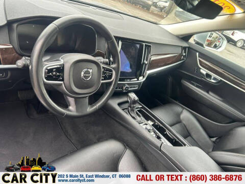 2017 Volvo S90 T6 Momentum